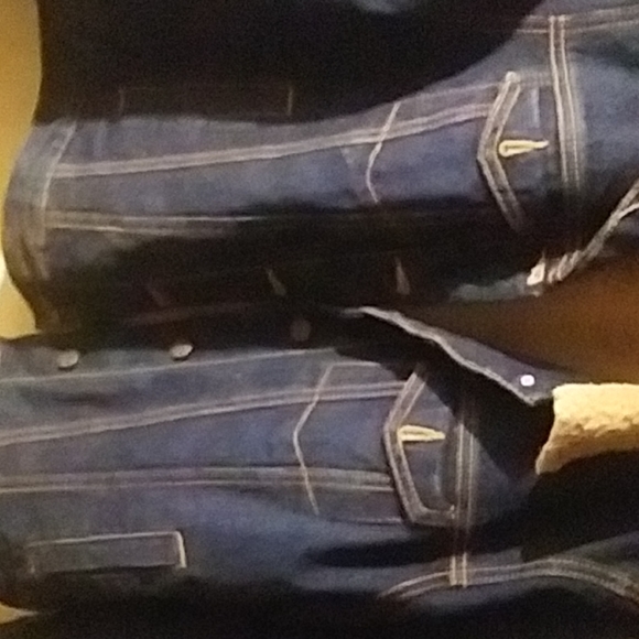 Nice jacket - Picture 3 of 3